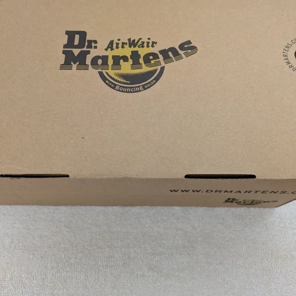 Dr. Martens 1460 Smooth Leather Black 8 Eye Boots Women’s US 9 / Men’s US 8 NEW - Picture 8 of 9